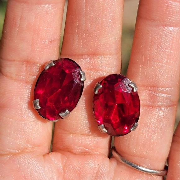 Gorgeous vintage vibrant ruby red paste glass large oval sterling silver earring - Picture 8 of 16